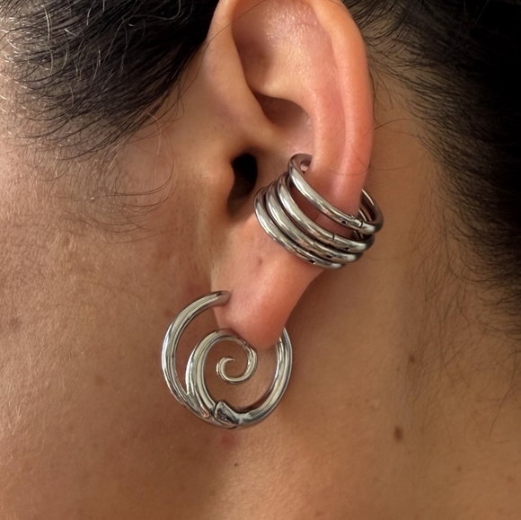 Silver spiral earrings - Picture 7 of 7